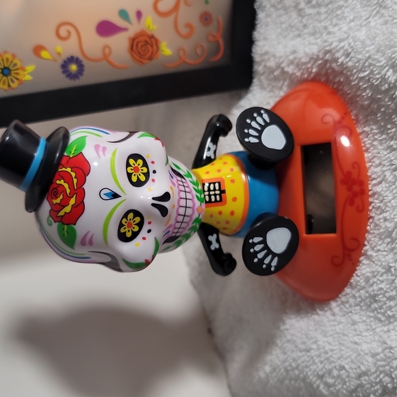 Sugar Skull Halloween Decor - Picture 2 of 4